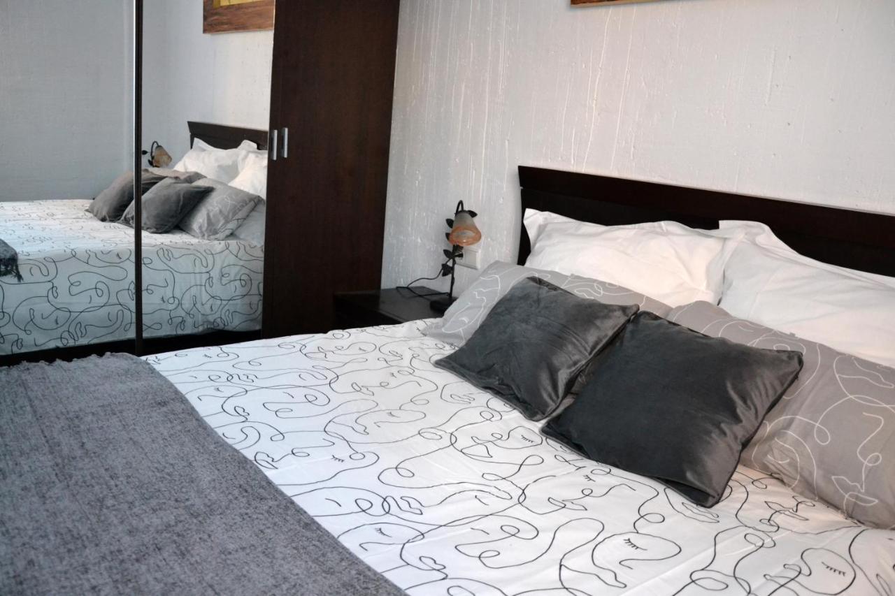 ויאלבה דה לה סיירה Apartamentos La Sierra מראה חיצוני תמונה
