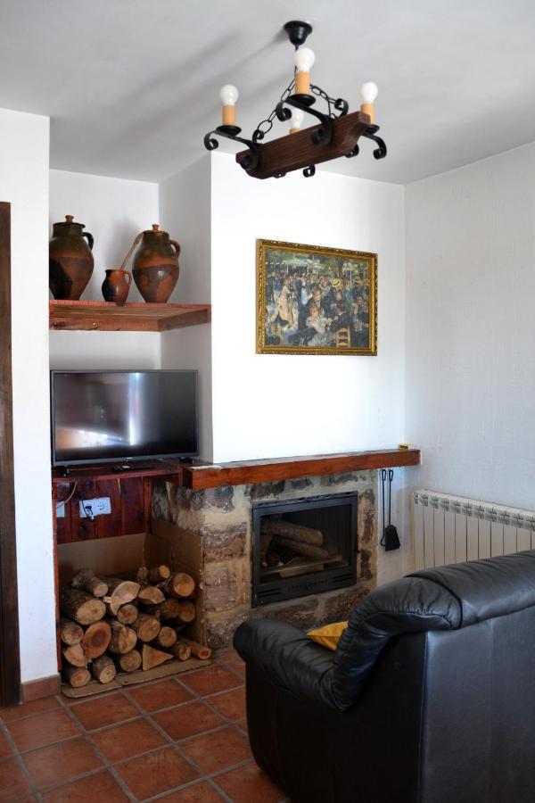 ויאלבה דה לה סיירה Apartamentos La Sierra מראה חיצוני תמונה